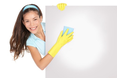 Elm Park carpet cleaning equipment removing dirt from carpet fibers